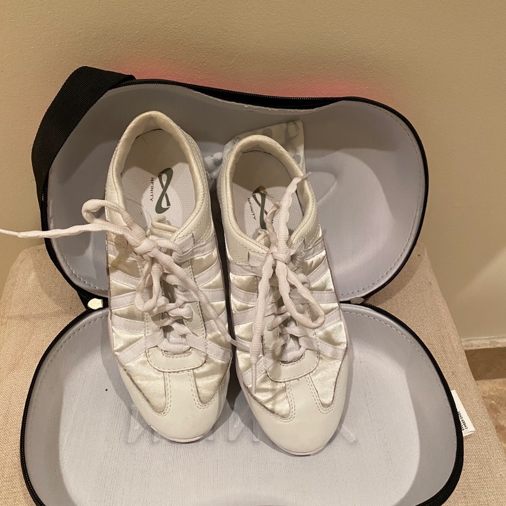 nfinity cheer shoes